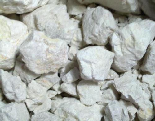 中国玻璃工业中钾长石的应用现状与市场前景